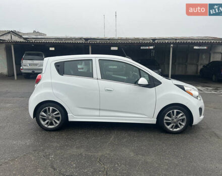 Белый Шевроле Spark EV, объемом двигателя 0 л и пробегом 83 тыс. км за 8500 $, фото 2 на Automoto.ua