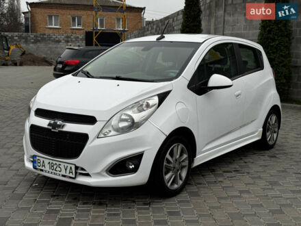 Белый Шевроле Spark EV, объемом двигателя 0 л и пробегом 70 тыс. км за 7700 $, фото 1 на Automoto.ua