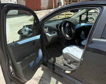 Чорний Шевроле Spark EV, об'ємом двигуна 0 л та пробігом 97 тис. км за 5500 $, фото 4 на Automoto.ua