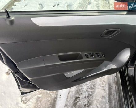 Черный Шевроле Spark EV, объемом двигателя 0 л и пробегом 90 тыс. км за 5999 $, фото 24 на Automoto.ua