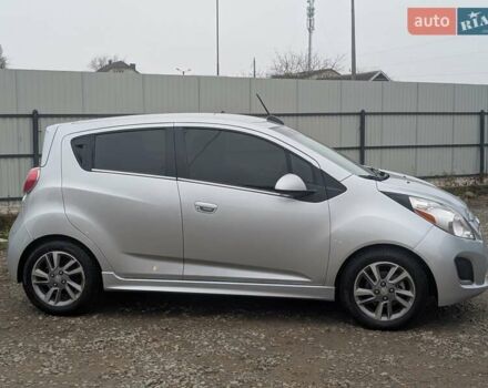 Серый Шевроле Spark EV, объемом двигателя 0 л и пробегом 77 тыс. км за 7300 $, фото 4 на Automoto.ua