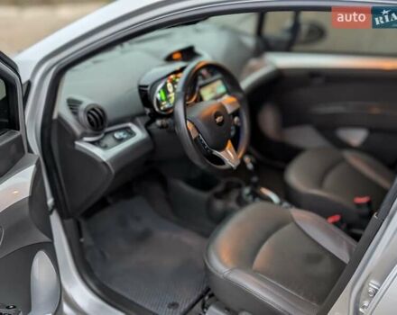 Серый Шевроле Spark EV, объемом двигателя 0 л и пробегом 77 тыс. км за 7300 $, фото 13 на Automoto.ua