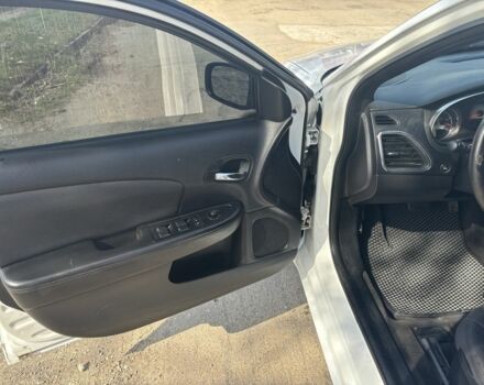 Белый Крайслер 200, объемом двигателя 2.4 л и пробегом 310 тыс. км за 5900 $, фото 8 на Automoto.ua