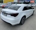 Белый Крайслер 200, объемом двигателя 2.36 л и пробегом 350 тыс. км за 5600 $, фото 5 на Automoto.ua