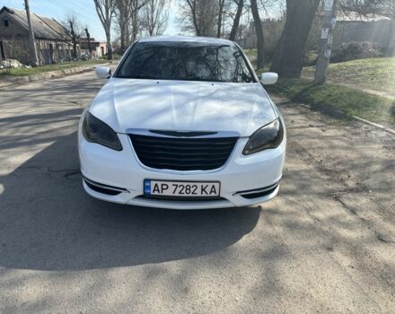 Белый Крайслер 200, объемом двигателя 2.4 л и пробегом 310 тыс. км за 5900 $, фото 2 на Automoto.ua