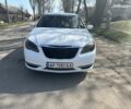 Белый Крайслер 200, объемом двигателя 2.4 л и пробегом 310 тыс. км за 5900 $, фото 2 на Automoto.ua