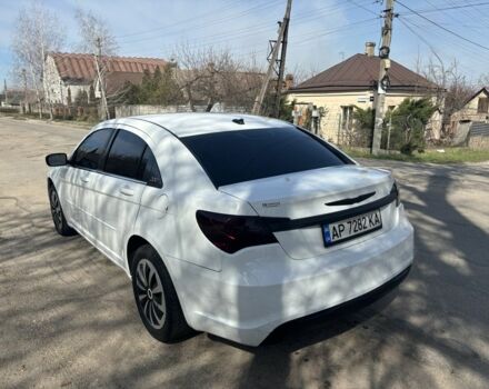 Белый Крайслер 200, объемом двигателя 2.4 л и пробегом 310 тыс. км за 5900 $, фото 6 на Automoto.ua