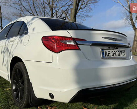 Белый Крайслер 200, объемом двигателя 2.36 л и пробегом 178 тыс. км за 6500 $, фото 40 на Automoto.ua