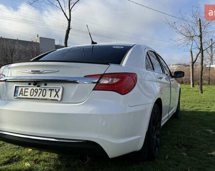 Белый Крайслер 200, объемом двигателя 2.36 л и пробегом 178 тыс. км за 6500 $, фото 37 на Automoto.ua