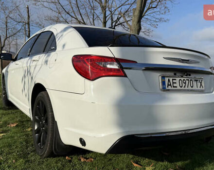 Белый Крайслер 200, объемом двигателя 2.36 л и пробегом 178 тыс. км за 6500 $, фото 41 на Automoto.ua