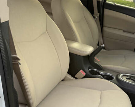 Белый Крайслер 200, объемом двигателя 2.36 л и пробегом 178 тыс. км за 6500 $, фото 21 на Automoto.ua