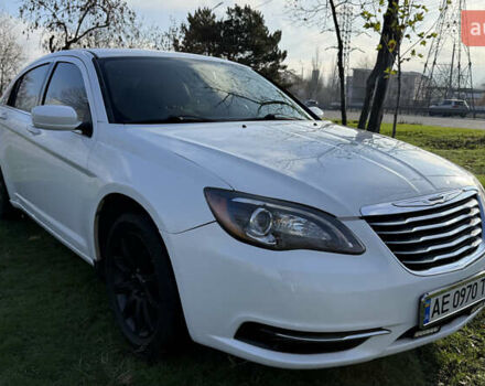 Белый Крайслер 200, объемом двигателя 2.36 л и пробегом 178 тыс. км за 6500 $, фото 9 на Automoto.ua
