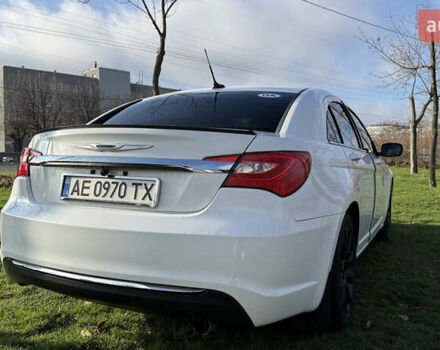 Белый Крайслер 200, объемом двигателя 2.36 л и пробегом 178 тыс. км за 6500 $, фото 38 на Automoto.ua