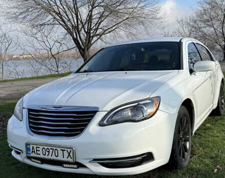 Белый Крайслер 200, объемом двигателя 2.36 л и пробегом 178 тыс. км за 6500 $, фото 11 на Automoto.ua