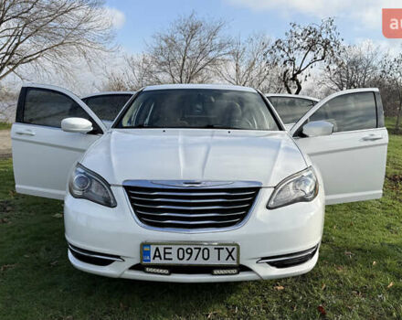 Белый Крайслер 200, объемом двигателя 2.36 л и пробегом 178 тыс. км за 6500 $, фото 18 на Automoto.ua