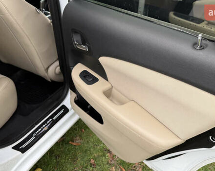 Белый Крайслер 200, объемом двигателя 2.36 л и пробегом 178 тыс. км за 6500 $, фото 30 на Automoto.ua