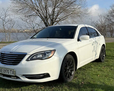 Белый Крайслер 200, объемом двигателя 2.36 л и пробегом 178 тыс. км за 6500 $, фото 12 на Automoto.ua