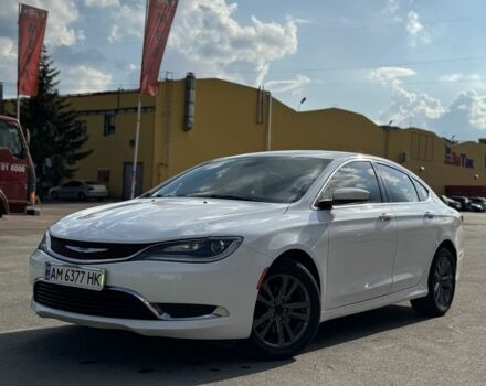 Белый Крайслер 200, объемом двигателя 2.4 л и пробегом 199 тыс. км за 8500 $, фото 1 на Automoto.ua