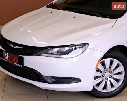 Белый Крайслер 200, объемом двигателя 2.4 л и пробегом 111 тыс. км за 8900 $, фото 10 на Automoto.ua