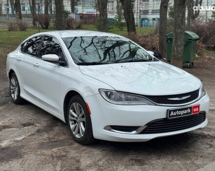 Білий Крайслер 200, об'ємом двигуна 2.4 л та пробігом 160 тис. км за 10390 $, фото 7 на Automoto.ua