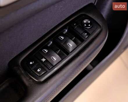 Белый Крайслер 200, объемом двигателя 2.4 л и пробегом 111 тыс. км за 8900 $, фото 23 на Automoto.ua