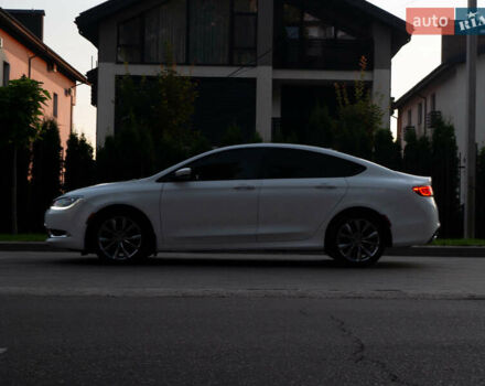 Крайслер 200 2014 у Кременчуге на Automoto.ua Білий Крайслер 200, об'ємом двигуна 2.36 л та пробігом 76 тис. км за 10600 $, фото 12 на Automoto.ua