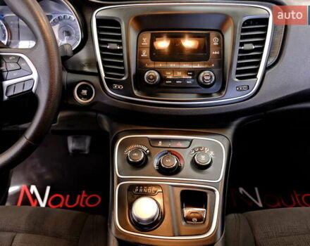 Белый Крайслер 200, объемом двигателя 2.4 л и пробегом 111 тыс. км за 8900 $, фото 16 на Automoto.ua