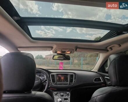 Белый Крайслер 200, объемом двигателя 2.36 л и пробегом 223 тыс. км за 10000 $, фото 13 на Automoto.ua