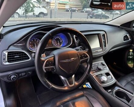 Белый Крайслер 200, объемом двигателя 3.6 л и пробегом 205 тыс. км за 12500 $, фото 33 на Automoto.ua