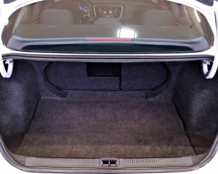 Белый Крайслер 200, объемом двигателя 2.4 л и пробегом 111 тыс. км за 8900 $, фото 8 на Automoto.ua