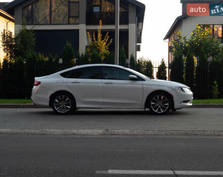 Крайслер 200 2014 у Кременчуге на Automoto.ua Білий Крайслер 200, об'ємом двигуна 2.36 л та пробігом 76 тис. км за 10600 $, фото 36 на Automoto.ua