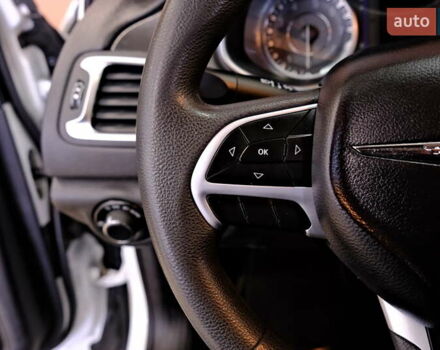 Белый Крайслер 200, объемом двигателя 2.4 л и пробегом 111 тыс. км за 8900 $, фото 18 на Automoto.ua