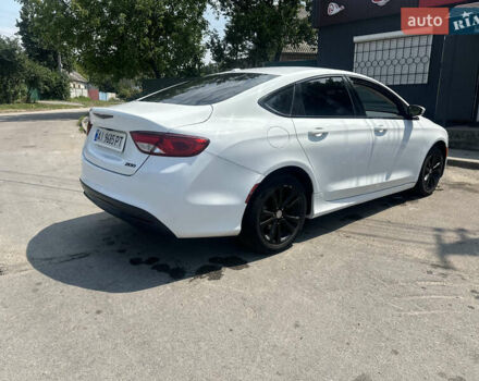 Белый Крайслер 200, объемом двигателя 2.4 л и пробегом 380 тыс. км за 9600 $, фото 2 на Automoto.ua