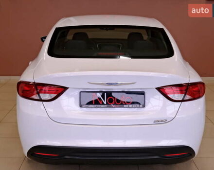 Белый Крайслер 200, объемом двигателя 2.4 л и пробегом 111 тыс. км за 8900 $, фото 12 на Automoto.ua