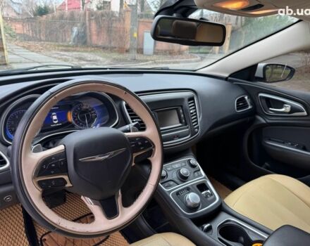 Білий Крайслер 200, об'ємом двигуна 2.4 л та пробігом 160 тис. км за 10390 $, фото 16 на Automoto.ua