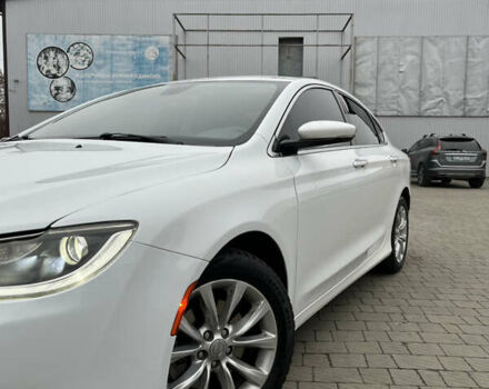 Белый Крайслер 200, объемом двигателя 2.36 л и пробегом 270 тыс. км за 8700 $, фото 2 на Automoto.ua