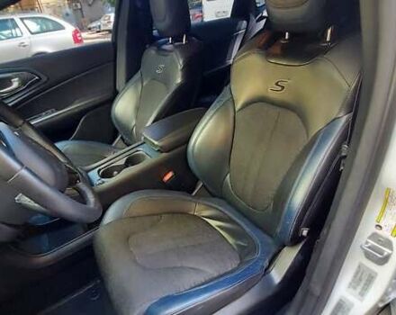 Белый Крайслер 200, объемом двигателя 2.4 л и пробегом 165 тыс. км за 9600 $, фото 34 на Automoto.ua