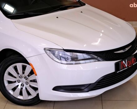 Белый Крайслер 200, объемом двигателя 2.4 л и пробегом 111 тыс. км за 8900 $, фото 2 на Automoto.ua