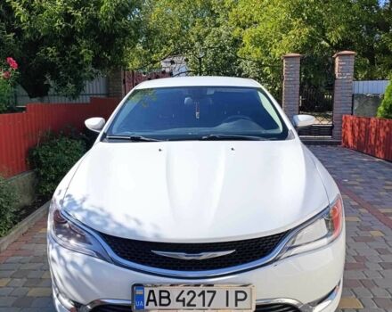 Белый Крайслер 200, объемом двигателя 2.4 л и пробегом 140 тыс. км за 10200 $, фото 3 на Automoto.ua