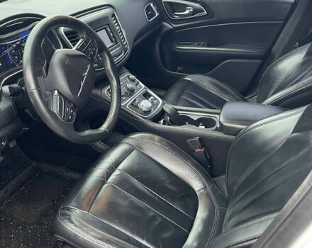 Белый Крайслер 200, объемом двигателя 2.36 л и пробегом 203 тыс. км за 8700 $, фото 6 на Automoto.ua