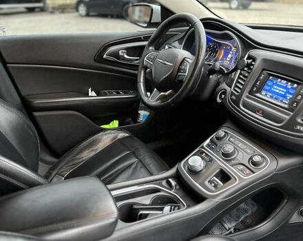 Белый Крайслер 200, объемом двигателя 2.36 л и пробегом 270 тыс. км за 8700 $, фото 9 на Automoto.ua