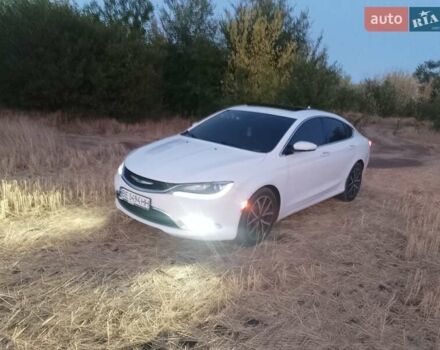 Белый Крайслер 200, объемом двигателя 2.36 л и пробегом 223 тыс. км за 10000 $, фото 6 на Automoto.ua