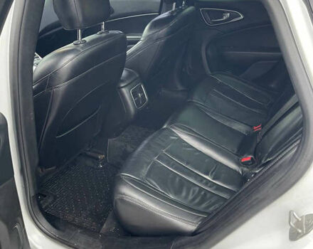 Белый Крайслер 200, объемом двигателя 2.36 л и пробегом 203 тыс. км за 8700 $, фото 7 на Automoto.ua