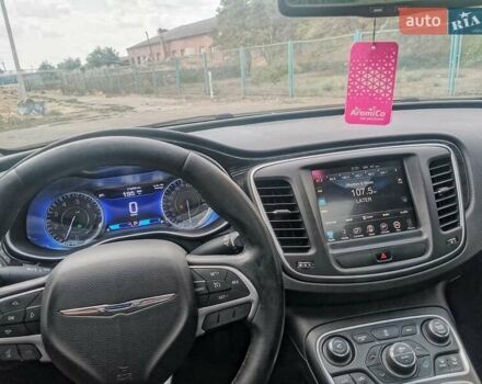 Білий Крайслер 200, об'ємом двигуна 2.36 л та пробігом 222 тис. км за 9500 $, фото 7 на Automoto.ua