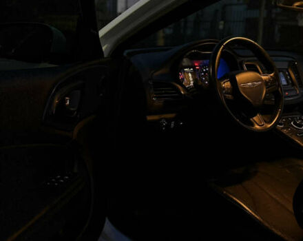 Крайслер 200 2014 у Кременчуге на Automoto.ua Білий Крайслер 200, об'ємом двигуна 2.36 л та пробігом 76 тис. км за 10600 $, фото 61 на Automoto.ua