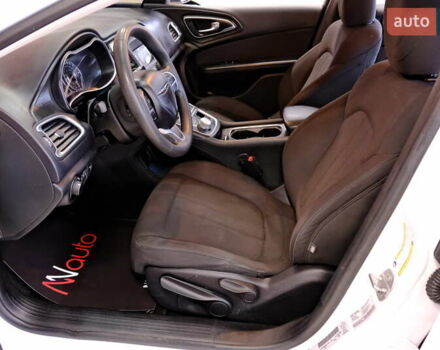 Белый Крайслер 200, объемом двигателя 2.4 л и пробегом 111 тыс. км за 8900 $, фото 25 на Automoto.ua