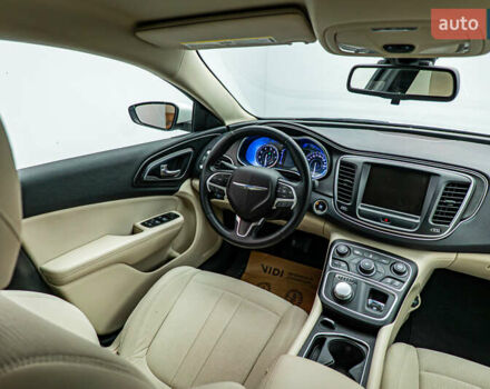 Белый Крайслер 200, объемом двигателя 2.4 л и пробегом 132 тыс. км за 9688 $, фото 10 на Automoto.ua