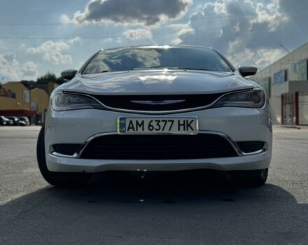 Белый Крайслер 200, объемом двигателя 2.4 л и пробегом 199 тыс. км за 8500 $, фото 3 на Automoto.ua