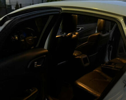 Крайслер 200 2014 у Кременчуге на Automoto.ua Білий Крайслер 200, об'ємом двигуна 2.36 л та пробігом 76 тис. км за 10600 $, фото 38 на Automoto.ua