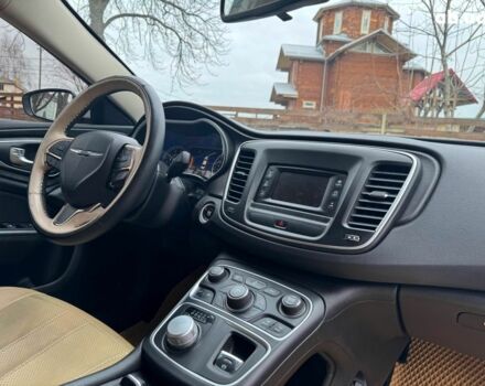 Білий Крайслер 200, об'ємом двигуна 2.4 л та пробігом 160 тис. км за 10390 $, фото 11 на Automoto.ua